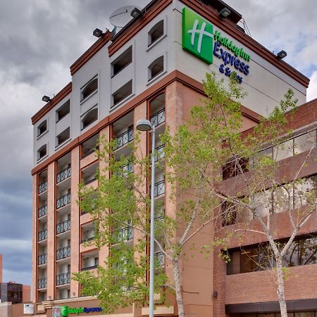 Holiday Inn Express And Suites Calgary By Ihg Экстерьер фото