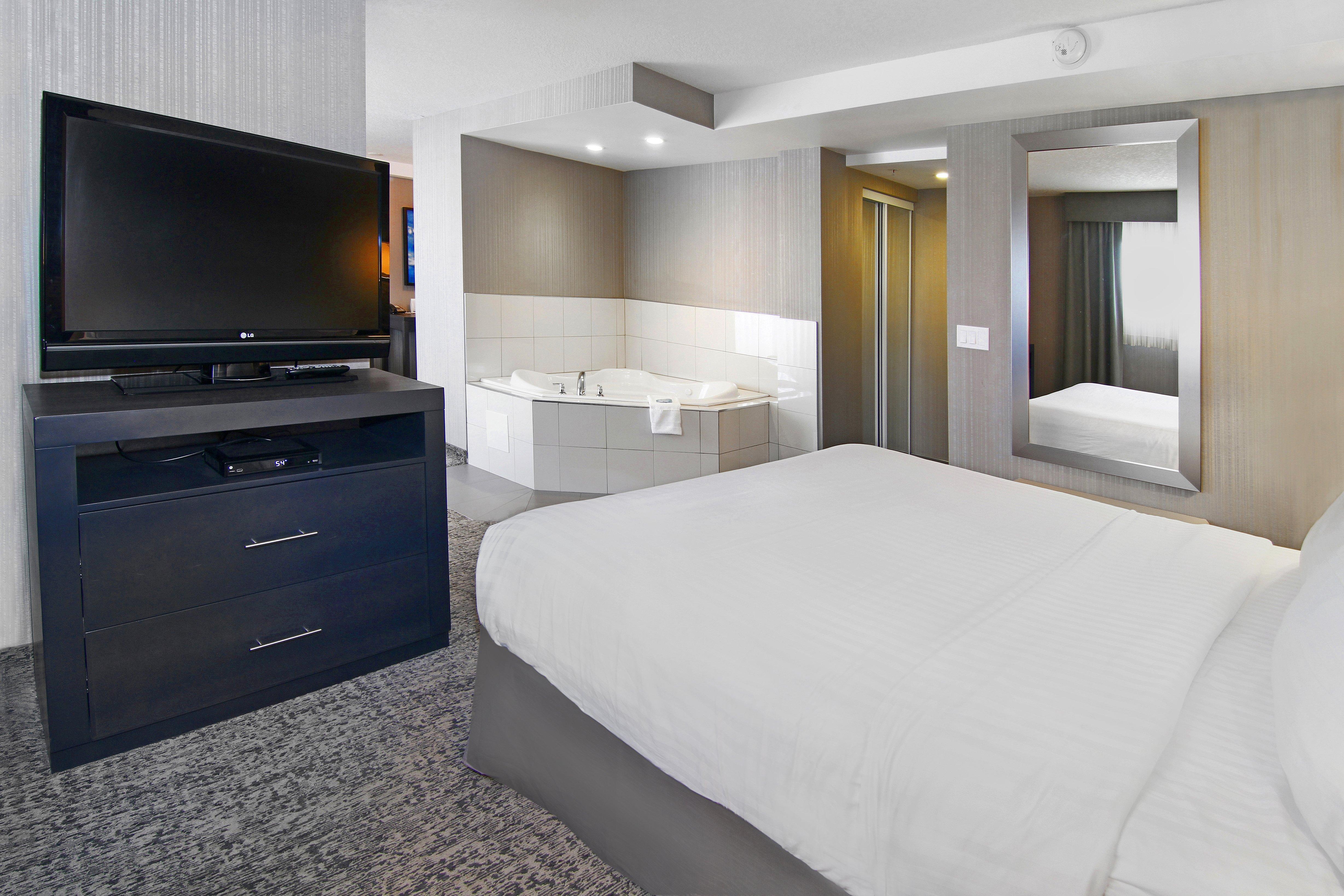 Holiday Inn Express And Suites Calgary By Ihg Экстерьер фото