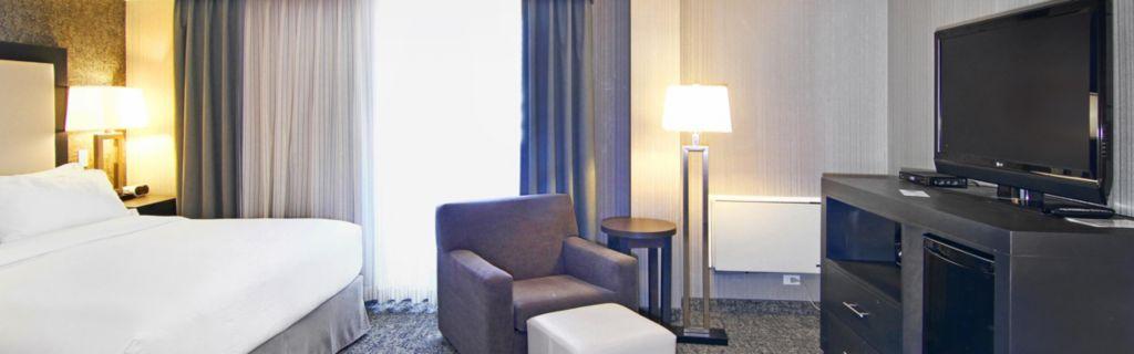 Holiday Inn Express And Suites Calgary By Ihg Экстерьер фото