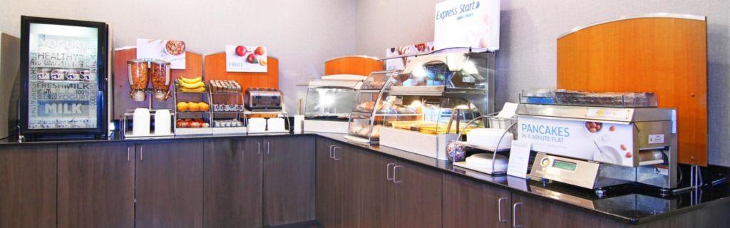 Holiday Inn Express And Suites Calgary By Ihg Экстерьер фото