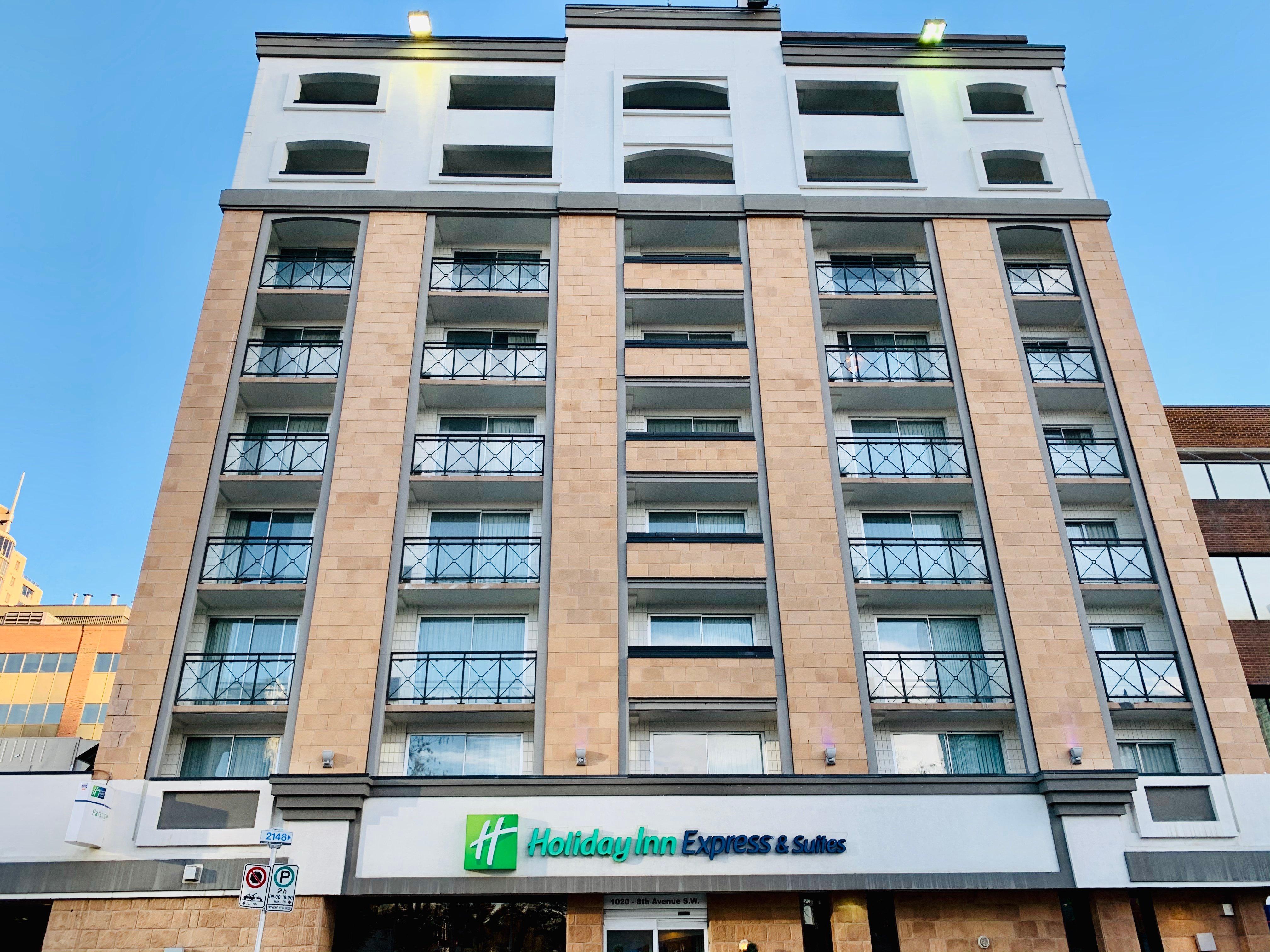 Holiday Inn Express And Suites Calgary By Ihg Экстерьер фото