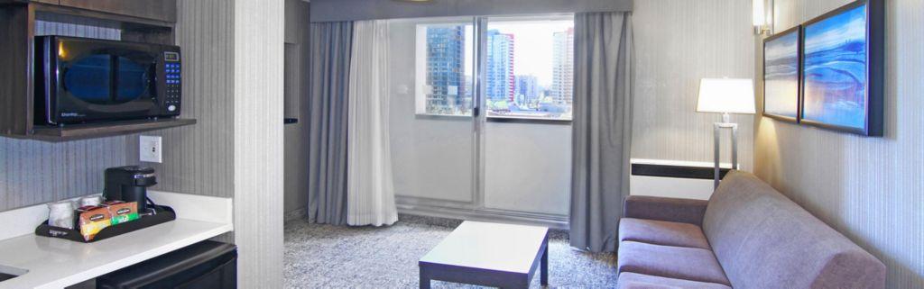 Holiday Inn Express And Suites Calgary By Ihg Экстерьер фото