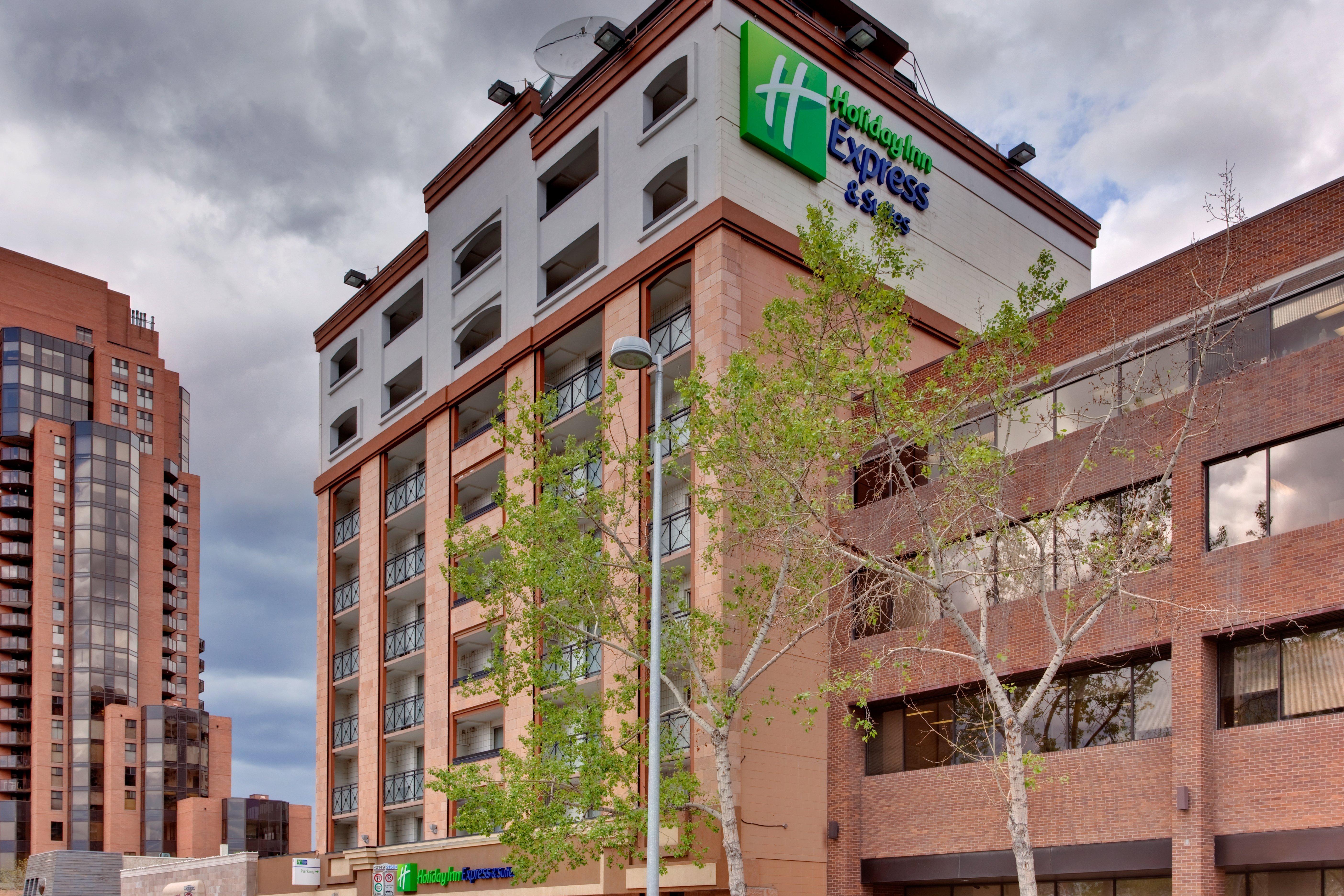 Holiday Inn Express And Suites Calgary By Ihg Экстерьер фото