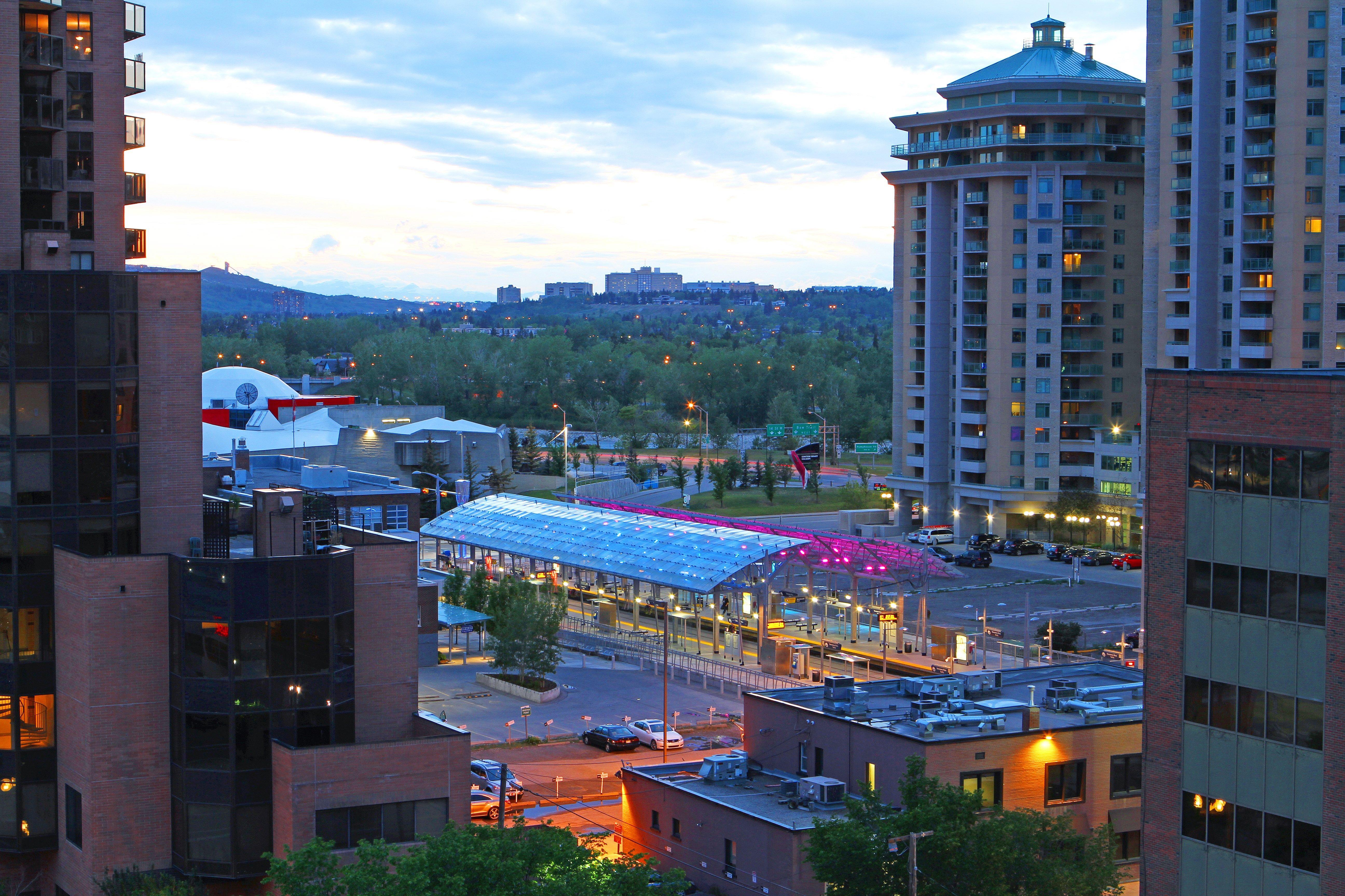 Holiday Inn Express And Suites Calgary By Ihg Экстерьер фото