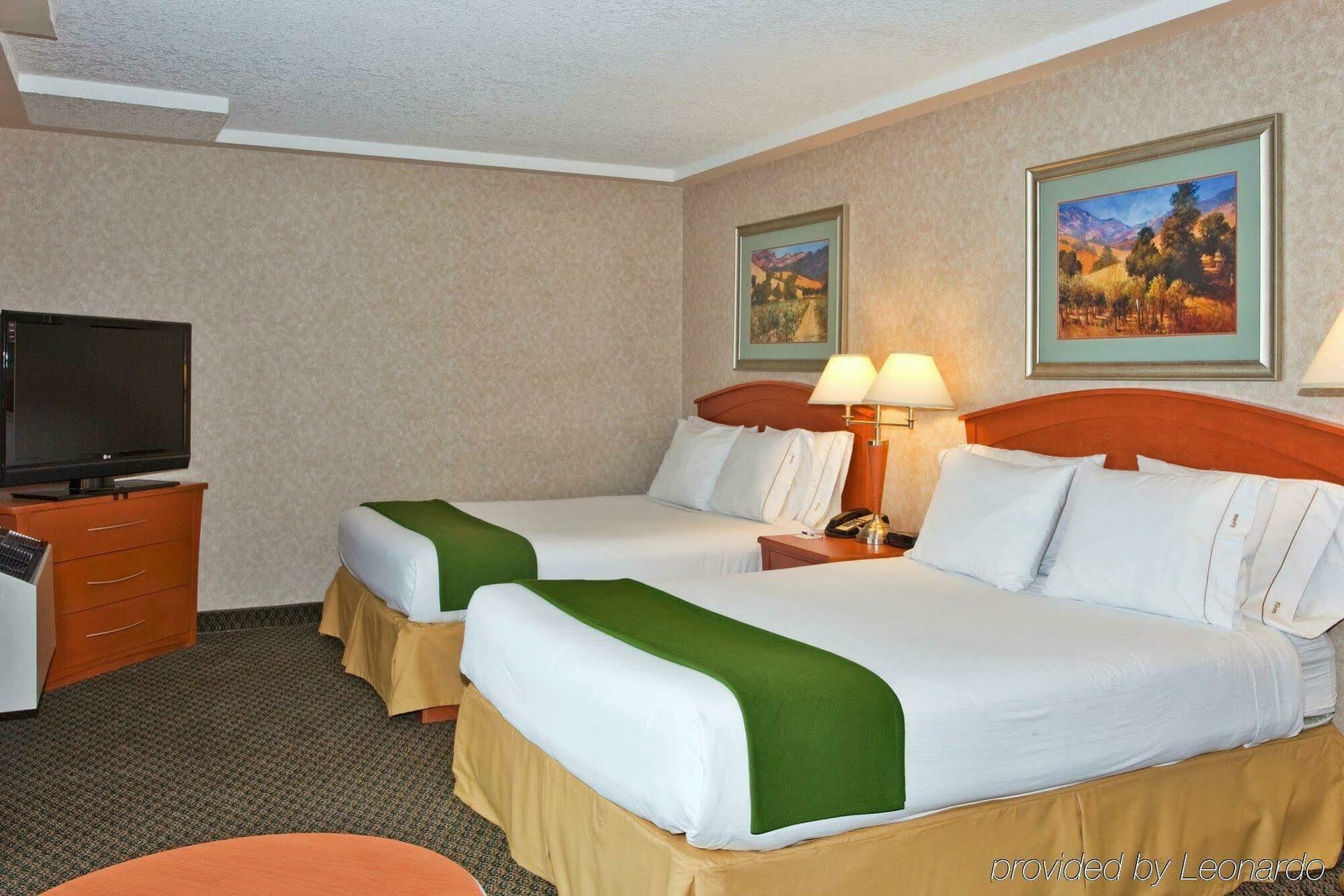 Holiday Inn Express And Suites Calgary By Ihg Экстерьер фото